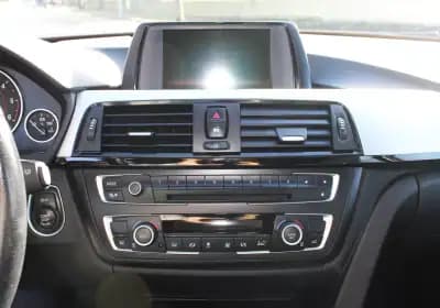 Vendo BMW 318 2013 - 14900 EUR, 154000 km - AUTO.MOTO.pt