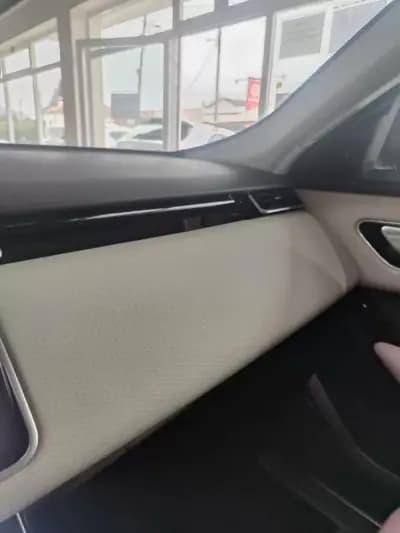 Vendo Land Rover Range Rover Velar 2018 - 34450 EUR, 154350 km - AUTO.MOTO.pt