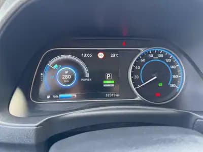 Vendo Nissan Leaf 2022 - 26950 EUR, 33000 km - AUTO.MOTO.pt