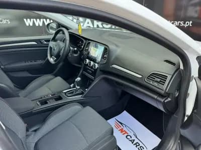 Sell Renault Mégane Sport Tourer 2023 - 24900 EUR, 16217 km - AUTO.MOTO.pt