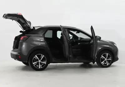 Vendo Peugeot 3008 2023 - 32750 EUR, 45000 km - AUTO.MOTO.pt