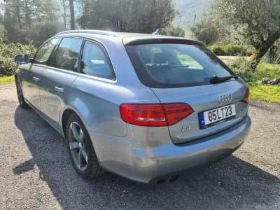 Vendo Audi A4 Avant 2011 - 11500 EUR, 253280 km - AUTO.MOTO.pt