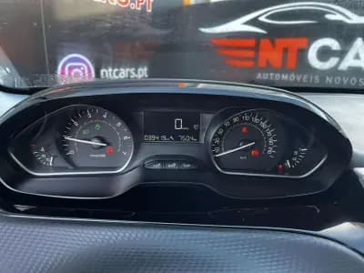 Vendo Peugeot 2008 2019 - 13900 EUR, 39416 km - AUTO.MOTO.pt