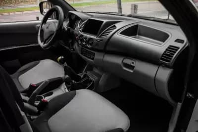 Vendo Mitsubishi L200 2010 - 19390 EUR, 192503 km - AUTO.MOTO.pt