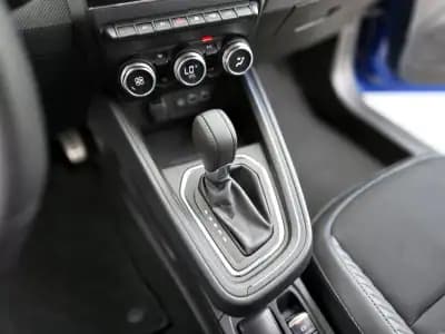 Sell Renault Clio 2024 - 21900 EUR, 57020 km - AUTO.MOTO.pt