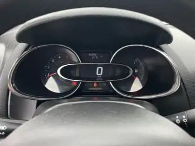 Vendo Renault Clio 2018 - 9600 EUR, 193898 km - AUTO.MOTO.pt