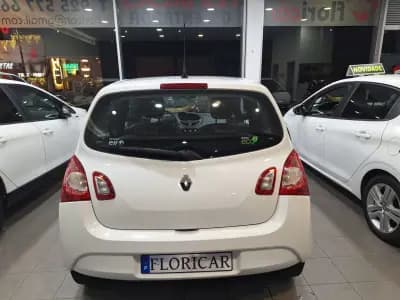 Vendo Renault Twingo 2014 - 5900 EUR, 161264 km - AUTO.MOTO.pt