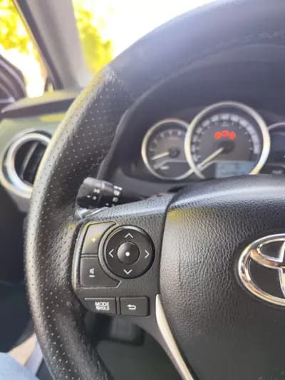 Vendo Toyota Auris Touring Sports 2015 - 12980 EUR, 229000 km - AUTO.MOTO.pt