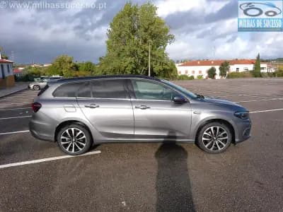Vendo Fiat Tipo Station Wagon 2018 - 12750 EUR, 106000 km - AUTO.MOTO.pt