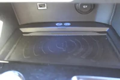 Vendo Peugeot 5008 2021 - 24900 EUR, 163348 km - AUTO.MOTO.pt