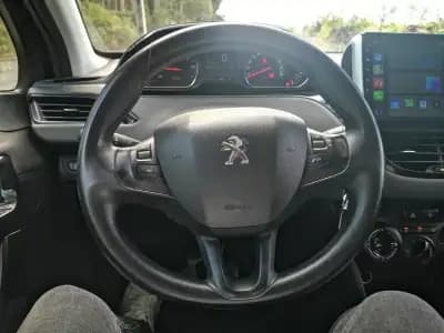 Sell Peugeot 208 2014 - 7750 EUR, 96000 km - AUTO.MOTO.pt