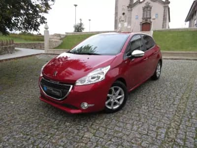 Sell Peugeot 208 2014 - 7990 EUR, 71000 km - AUTO.MOTO.pt