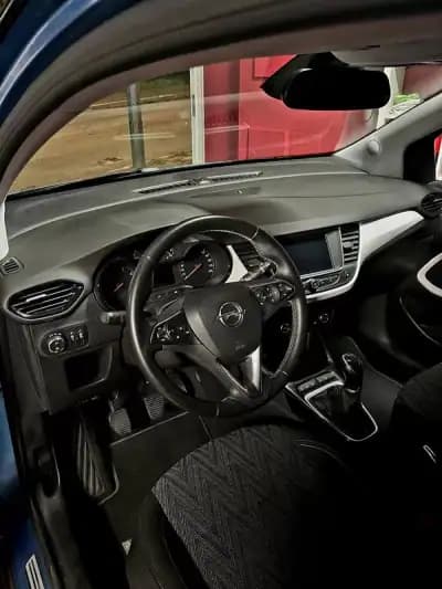 Vendo Opel Crossland X 2020 - 13350 EUR, 32238 km - AUTO.MOTO.pt