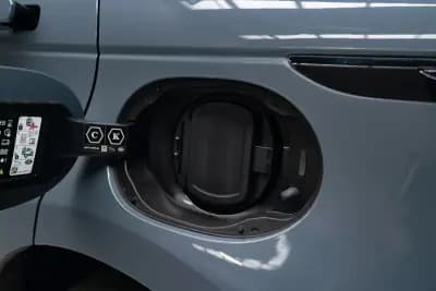 Sell Land Rover Range Rover Evoque 2021 - 40950 EUR, 20000 km - AUTO.MOTO.pt