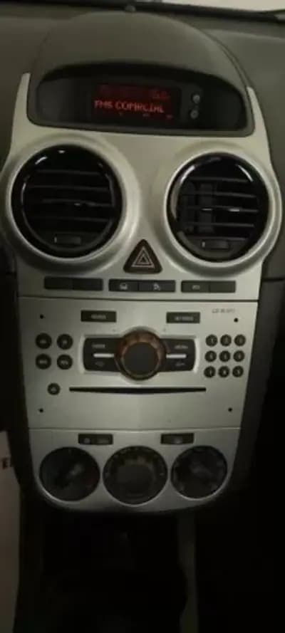 Sell Opel Corsa 2014 - 8900 EUR, 137000 km - AUTO.MOTO.pt