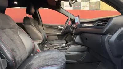 Vendo Ford Kuga 2022 - 23900 EUR, 98500 km - AUTO.MOTO.pt