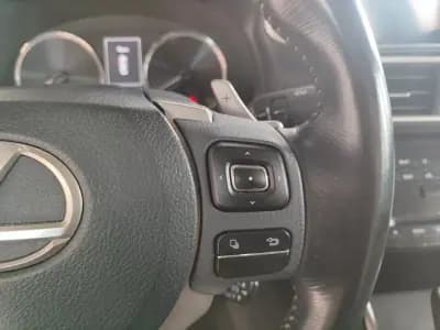 Vendo Lexus IS 300H 2017 - 25900 EUR, 68000 km - AUTO.MOTO.pt