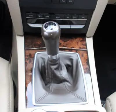 Sell Mercedes-Benz E 200 2011 - 15990 EUR, 139900 km - AUTO.MOTO.pt