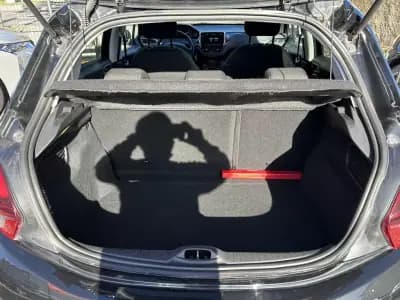 Vendo Peugeot 208 2016 - 9500 EUR, 133450 km - AUTO.MOTO.pt