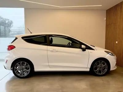 Vendo Ford Fiesta 2018 - 12500 EUR, 146800 km - AUTO.MOTO.pt