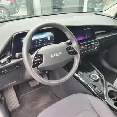 Vendo Kia e-Niro 2023 - 34990 EUR, 23490 km - AUTO.MOTO.pt
