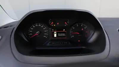 Vendo Peugeot Partner L2 caixa automática 130cv 2019 - 17900 EUR, 163000 km - AUTO.MOTO.pt