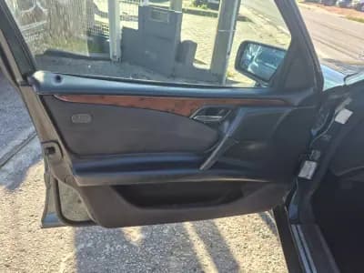 Sell Mercedes-Benz E 220 1997 - 3900 EUR, 500000 km - AUTO.MOTO.pt