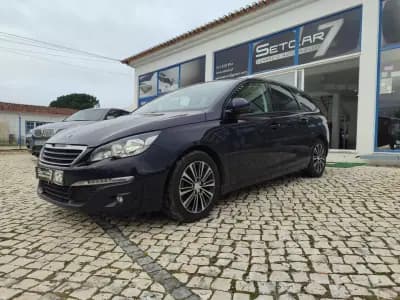 Vendo Peugeot 308 2015 - 11900 EUR, 151000 km - AUTO.MOTO.pt