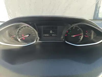 Sell Peugeot 308 2018 - 12900 EUR, 219000 km - AUTO.MOTO.pt