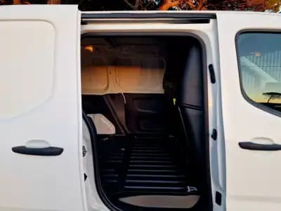 Vendo Peugeot Partner 2019 - 13990 EUR, 69037 km - AUTO.MOTO.pt