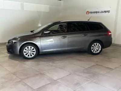 Vendo Peugeot 308 SW 2019 - 13000 EUR, 76390 km - AUTO.MOTO.pt