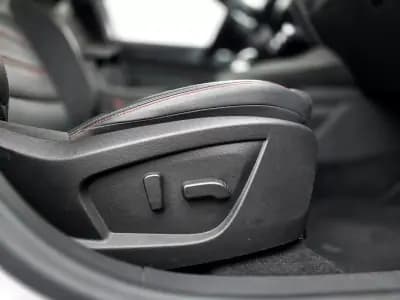 Vendo Renault Arkana 2021 - 23250 EUR, 52400 km - AUTO.MOTO.pt