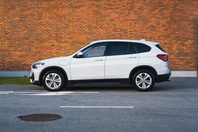 Vendo BMW X1 2022 - 24000 EUR, 107300 km - AUTO.MOTO.pt