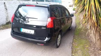 Sell Peugeot 5008 2016 - 11500 EUR, 187611 km - AUTO.MOTO.pt
