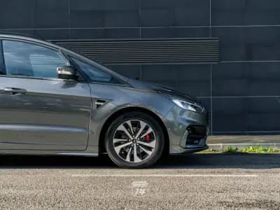 Vendo Ford S-Max 2022 - 34990 EUR, 176600 km - AUTO.MOTO.pt