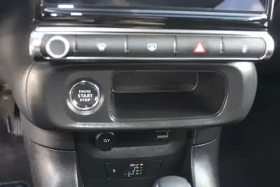 Vendo Citroën C3 2024 - 18980 EUR, 12605 km - AUTO.MOTO.pt