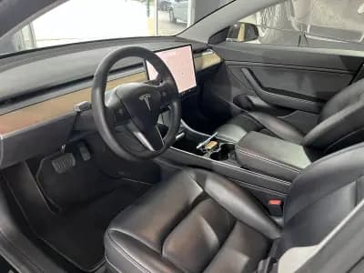 Vendo Tesla Model 3 2020 - 29700 EUR, 64646 km - AUTO.MOTO.pt