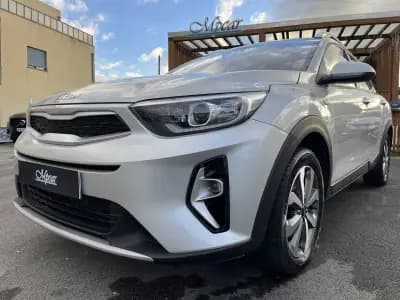 Vendo Kia Stonic 2022 - 13750 EUR, 81000 km - AUTO.MOTO.pt