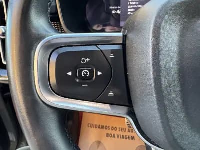 Vendo Volvo XC 40 2021 - 29500 EUR, 116000 km - AUTO.MOTO.pt