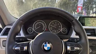 Vendo BMW 320 2015 - 20500 EUR, 215000 km - AUTO.MOTO.pt
