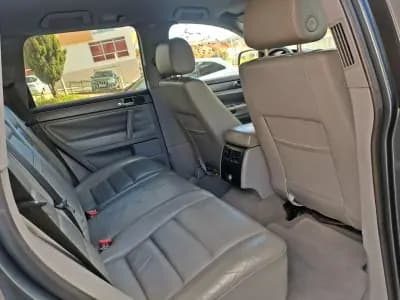 Vendo Volkswagen Touareg 2006 - 10500 EUR, 240000 km - AUTO.MOTO.pt