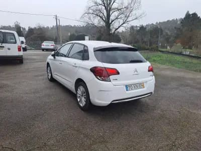 Sell Citroën C4 2016 - 7490 EUR, 232353 km - AUTO.MOTO.pt
