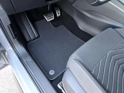 Vendo Cupra Born 2024 - 32400 EUR, 12000 km - AUTO.MOTO.pt