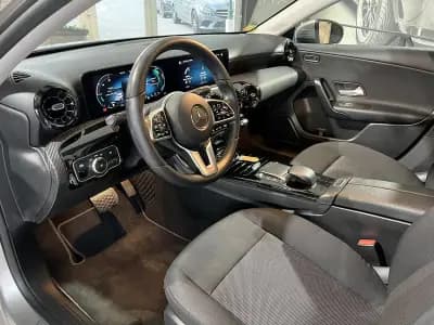 Vendo Mercedes-Benz A 180 Limousine 2020 - 22600 EUR, 114696 km - AUTO.MOTO.pt