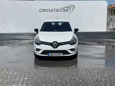 Vendo Renault Clio 2018 - 9600 EUR, 193898 km - AUTO.MOTO.pt