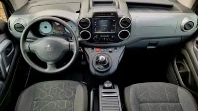 Vendo Peugeot Partner 2018 - 15900 EUR, 160000 km - AUTO.MOTO.pt