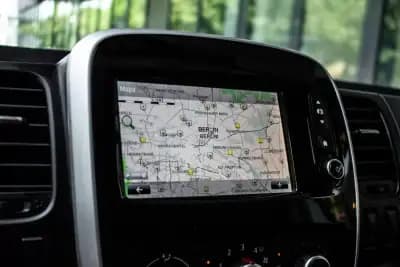 Vendo Renault Trafic 2020 - 30990 EUR, 126359 km - AUTO.MOTO.pt