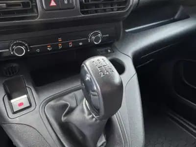 Vendo Peugeot Partner 2019 - 13990 EUR, 150000 km - AUTO.MOTO.pt