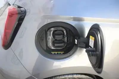 Vendo Fiat 500e C 2022 - 19980 EUR, 13651 km - AUTO.MOTO.pt