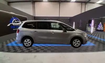 Sell Citroën C4 Spacetourer 2022 - 12990 EUR, 103300 km - AUTO.MOTO.pt